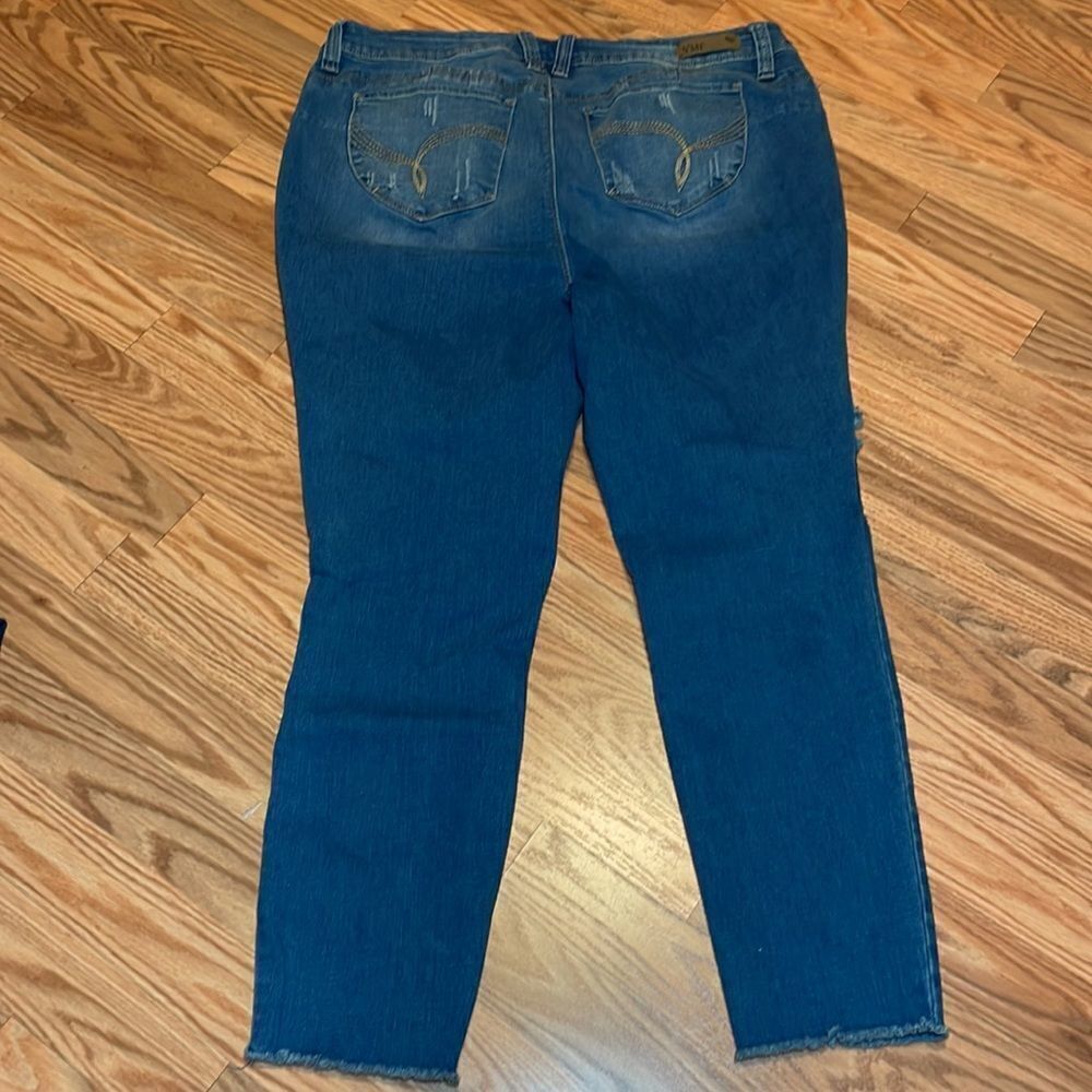 YMI WannaBettaButt, distressed jeans, mid rise, 18 - Picture 9 of 10